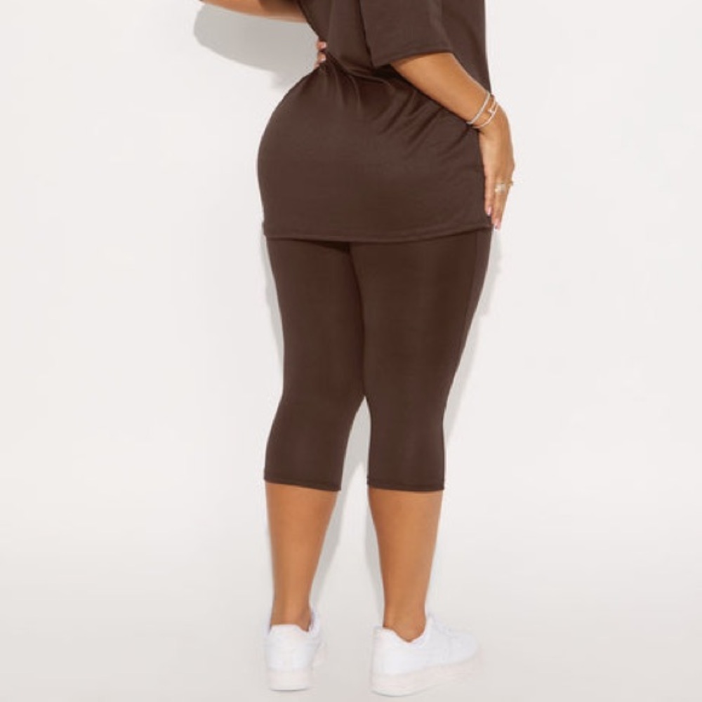 ~Weekend Vibes Rich Chocolate Capri Leggings~ - Picture 4 of 15